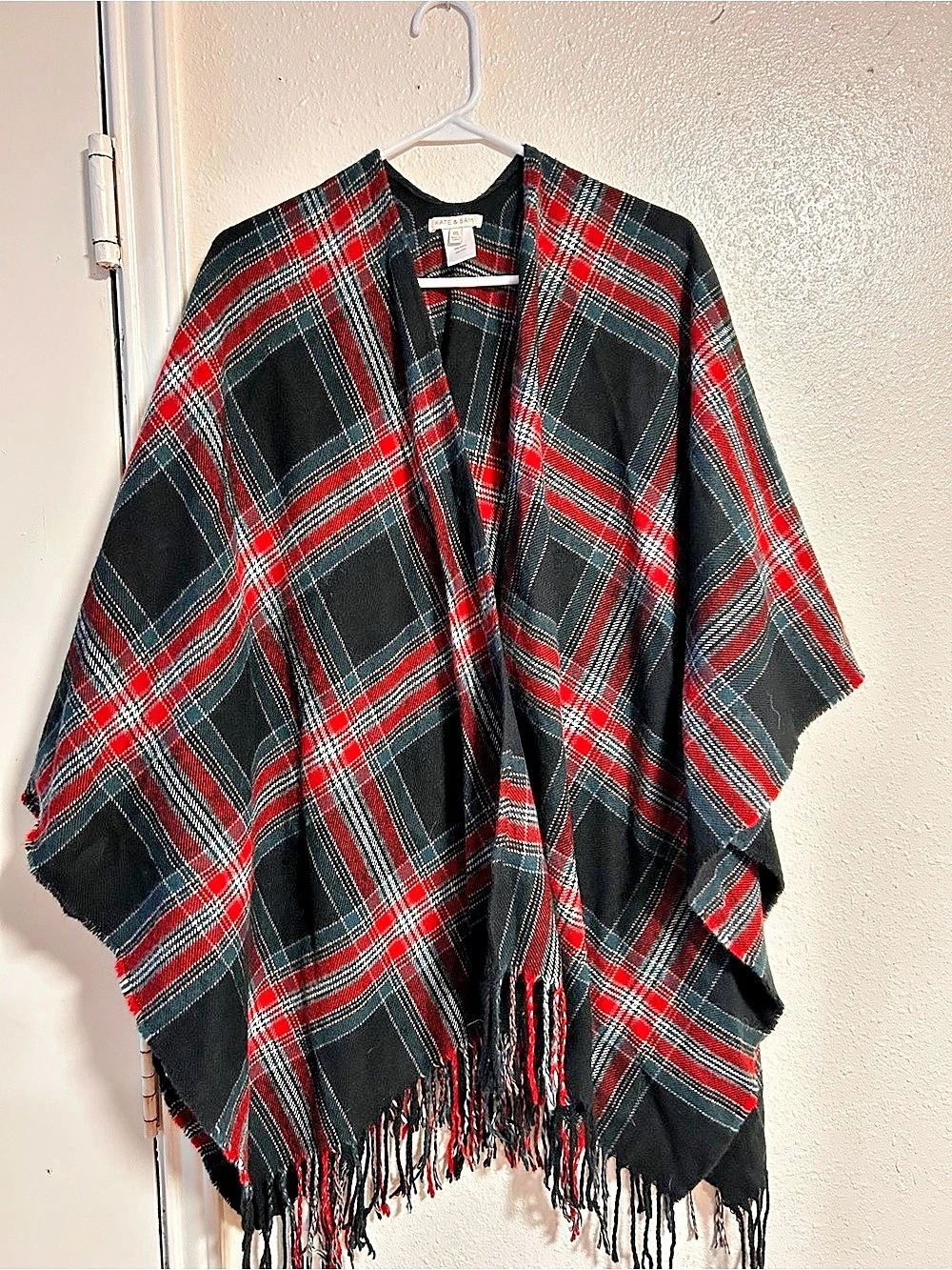 Kate & Sam Women's Plaid Fringe Cape Black & Red